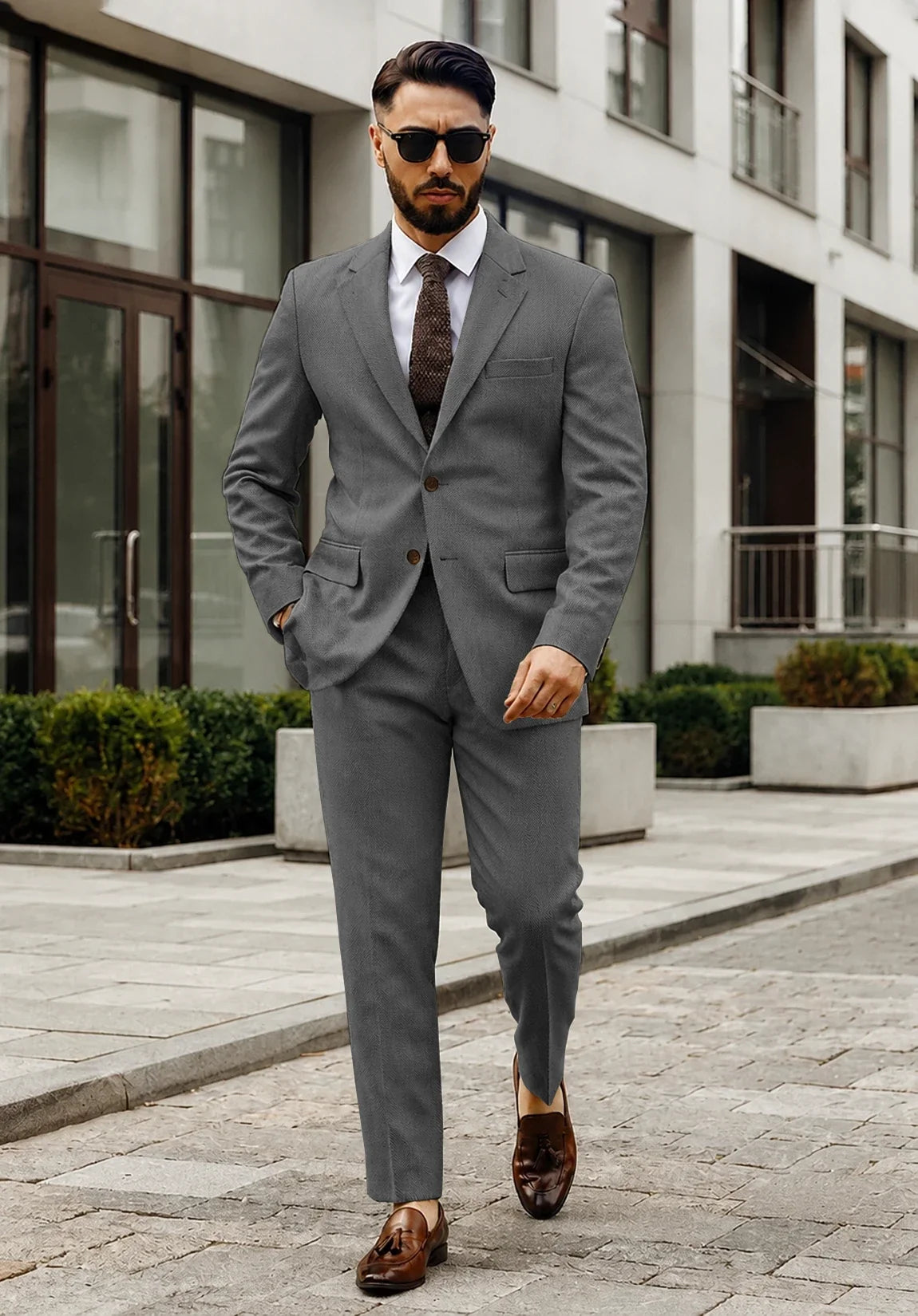 Men dark grey Suit