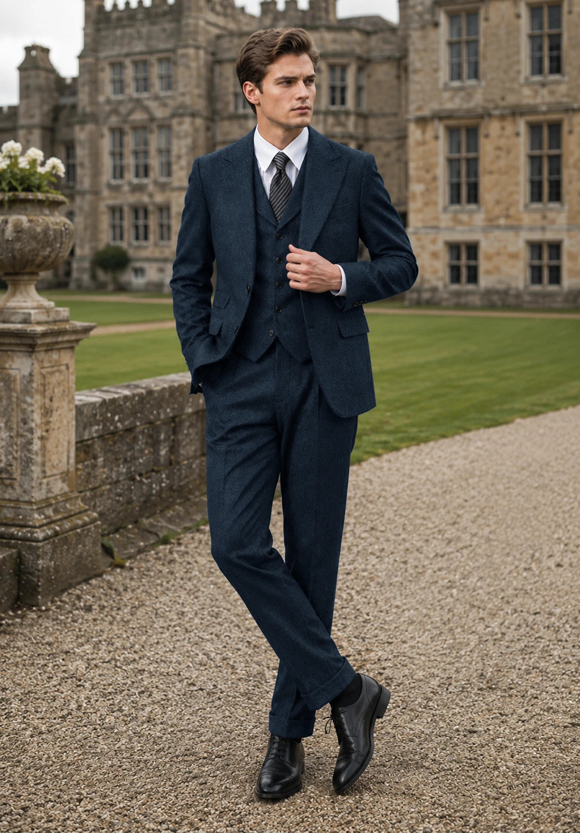 Men's navy Suit